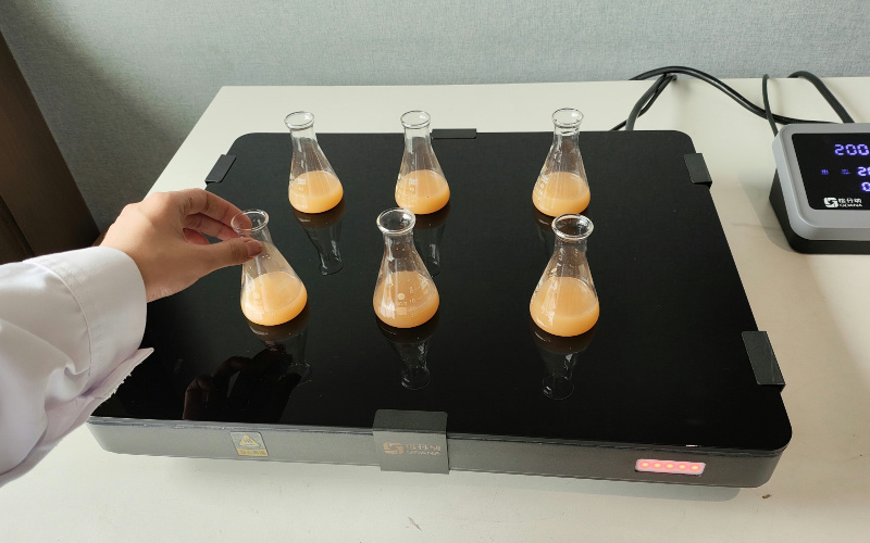 實(shí)驗(yàn)電熱板